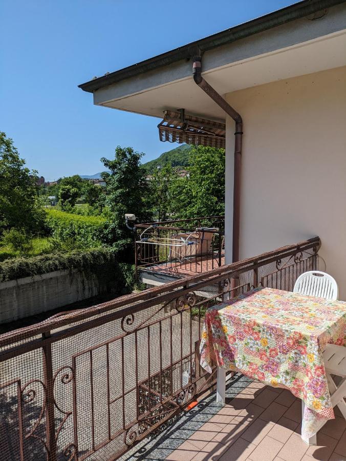 شقة Relax E Passeggiate Tra Laghi E Monti Casale Corte Cerro المظهر الخارجي الصورة